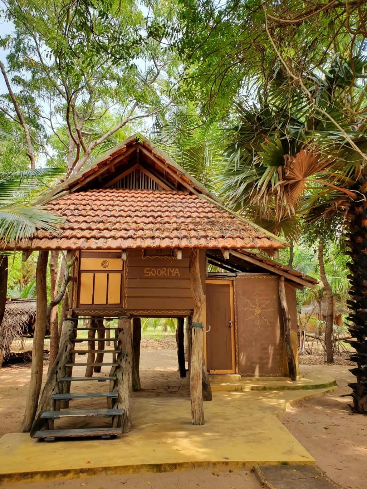 Light House Beach Hut Komari Exterior foto