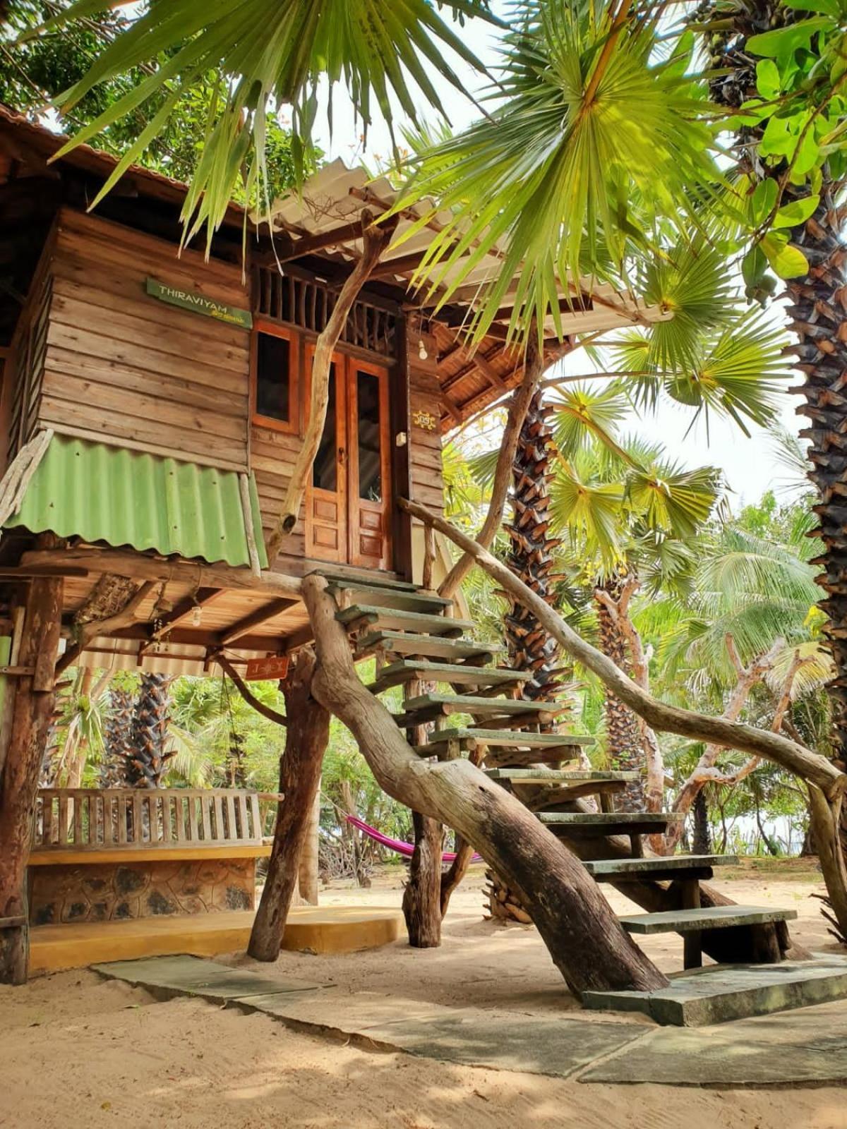 Light House Beach Hut Komari Exterior foto