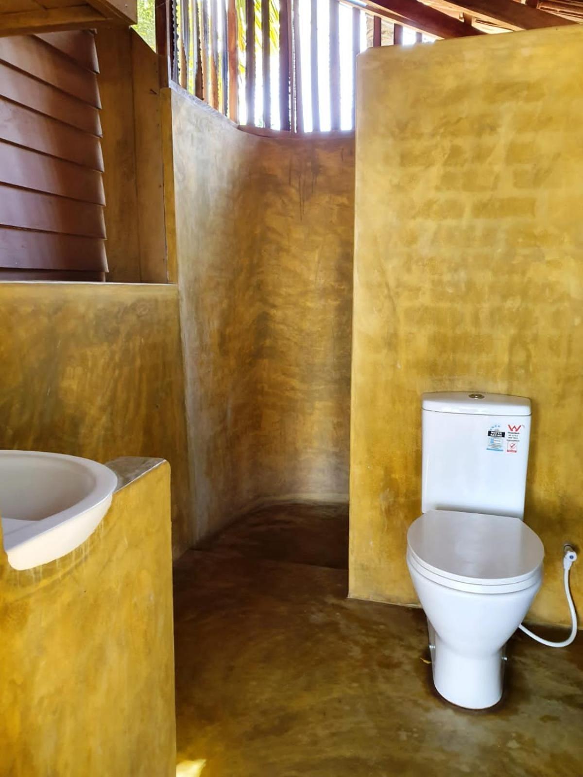 Light House Beach Hut Komari Exterior foto