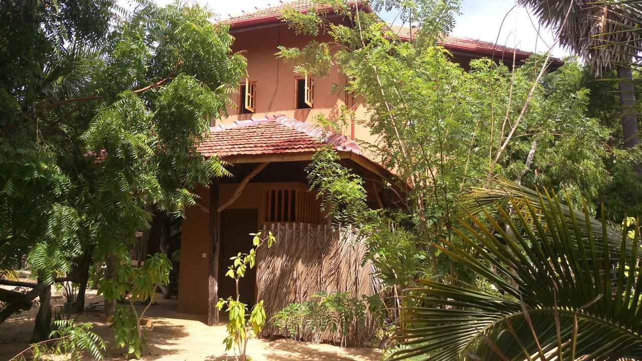 Light House Beach Hut Komari Exterior foto